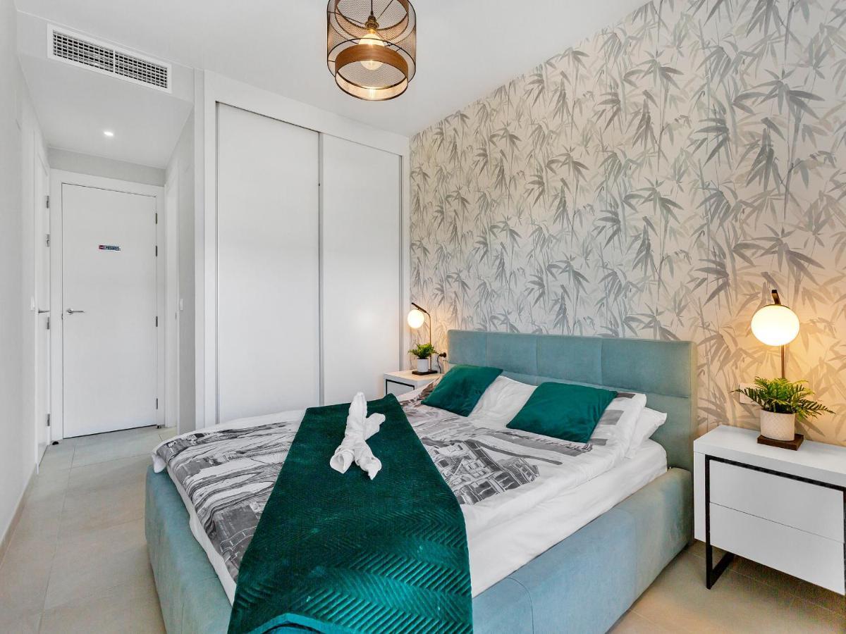 Lovely First Floor Apartment, Heating Pool ! Alicante Exterior foto